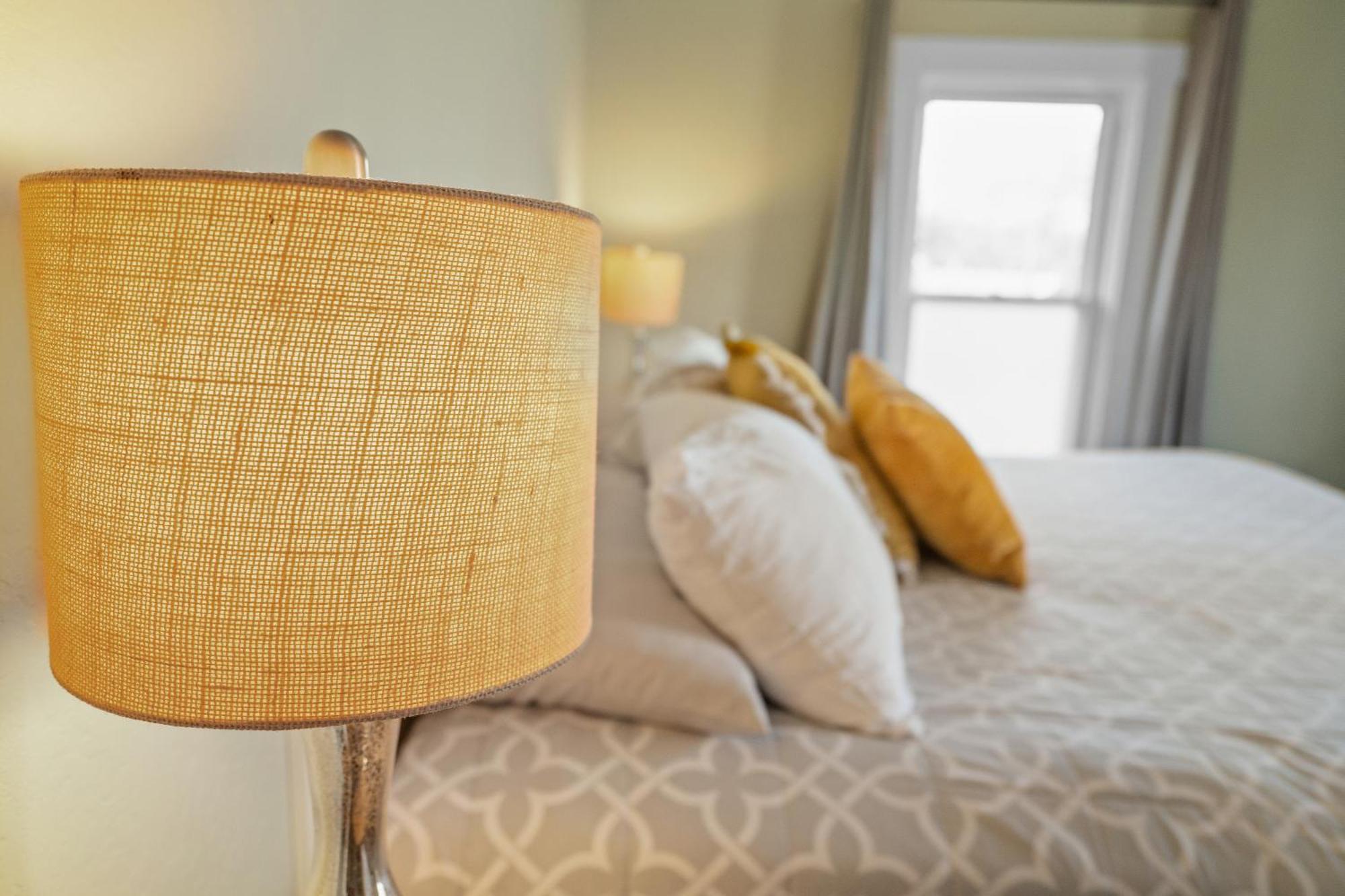 Pioneer Vacation Rentals - Pioneer North Suite Downtown アシュランド エクステリア 写真