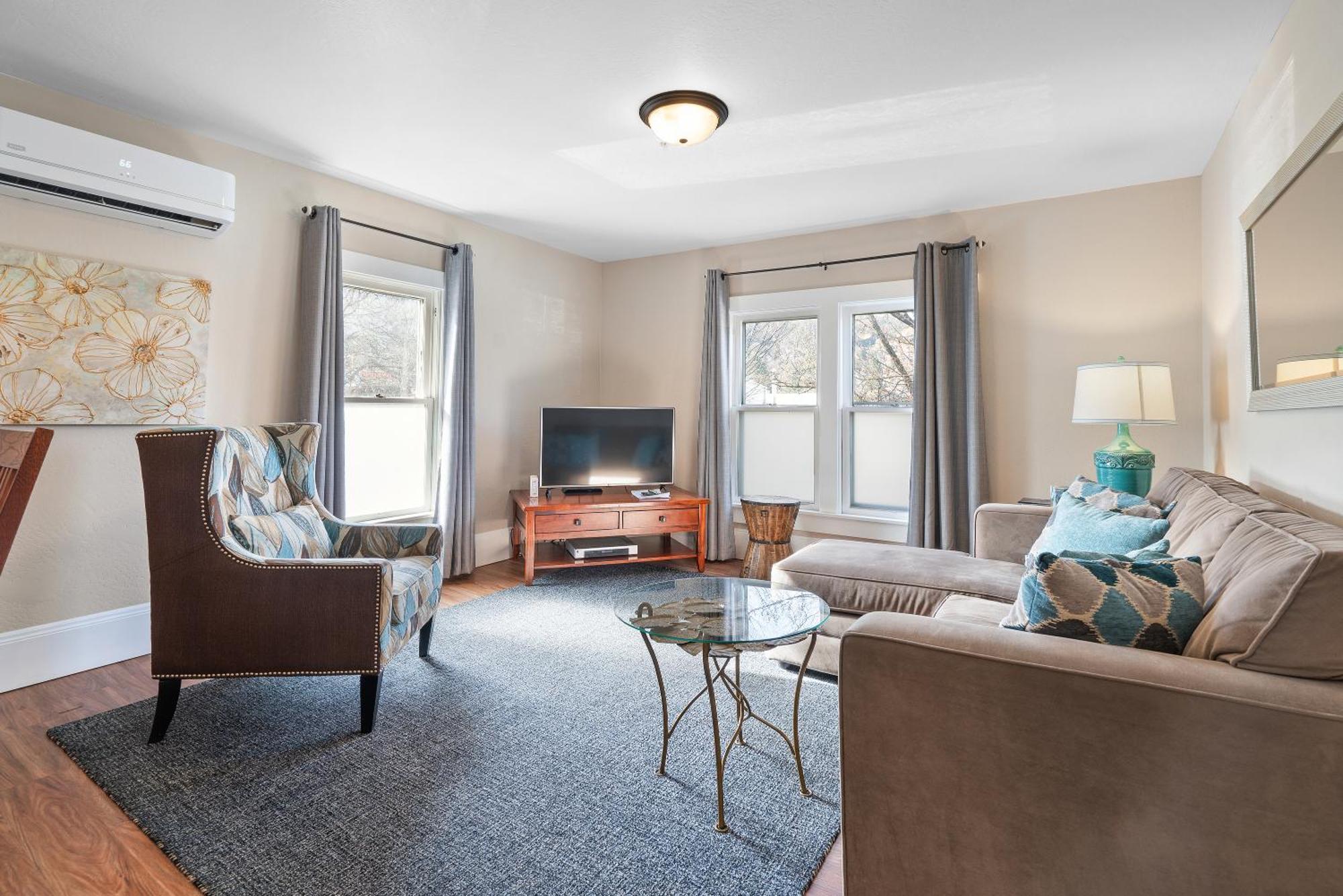 Pioneer Vacation Rentals - Pioneer North Suite Downtown アシュランド エクステリア 写真